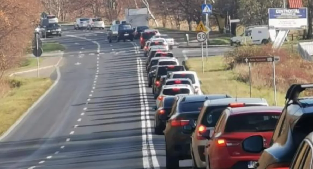 Absurdy, Litości Turyści kontra mieszkańcy Karkonoszy - zdjęcie, fotografia