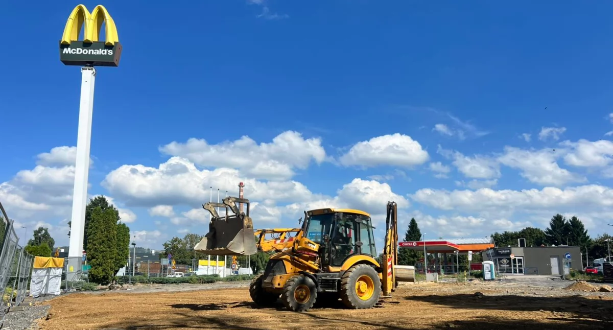 Inwestycje, McDonald’s wraca Grunwaldzką - zdjęcie, fotografia
