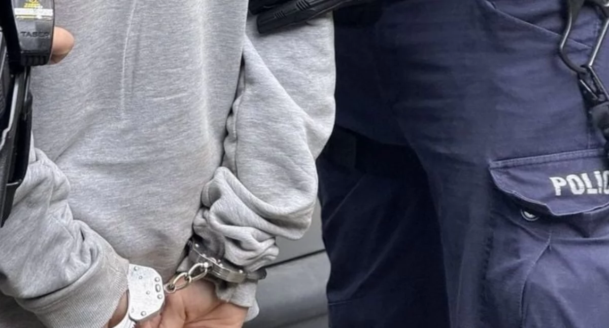 Kradzież, Ukradła alkohol zaatakowała pracownicę ochrony Kobieta odpowie kradzież rozbójniczą - zdjęcie, fotografia