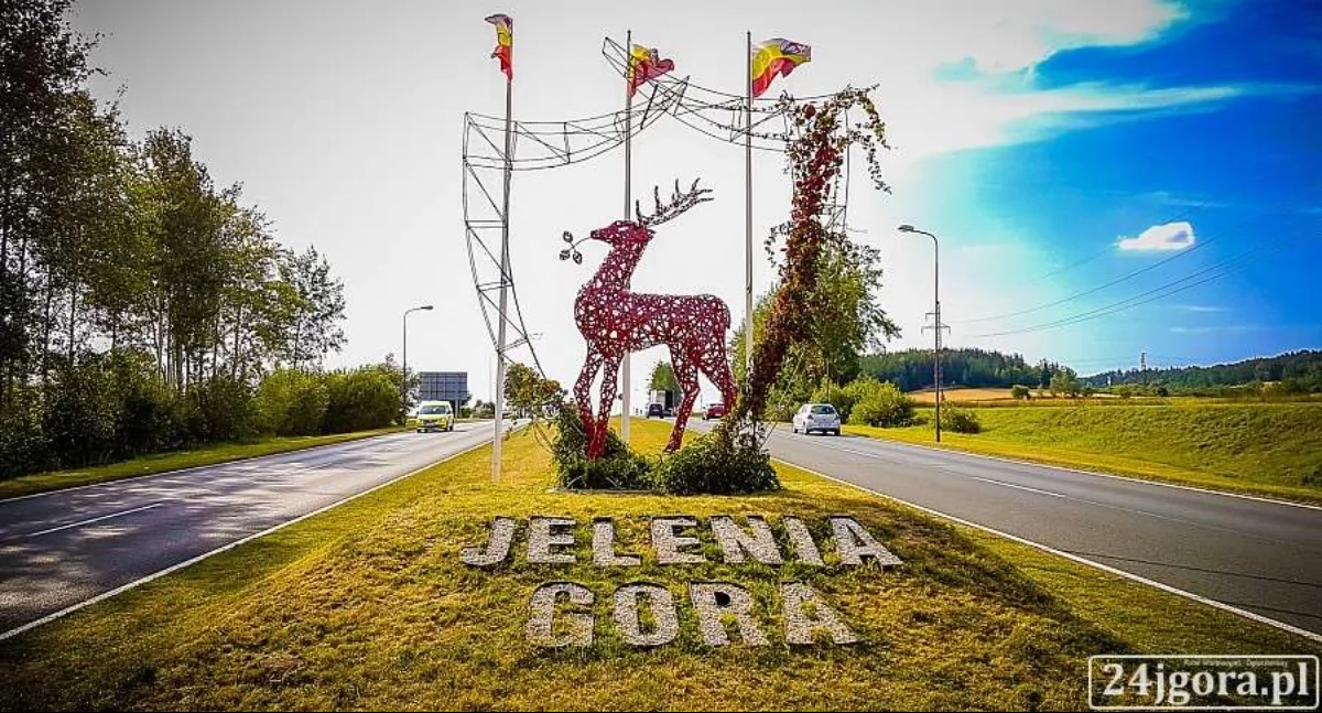 Ważne komunikaty, grupy Jelenia Góra Podaj Dalej Jubileusz najlepszej grupy regionie - zdjęcie, fotografia