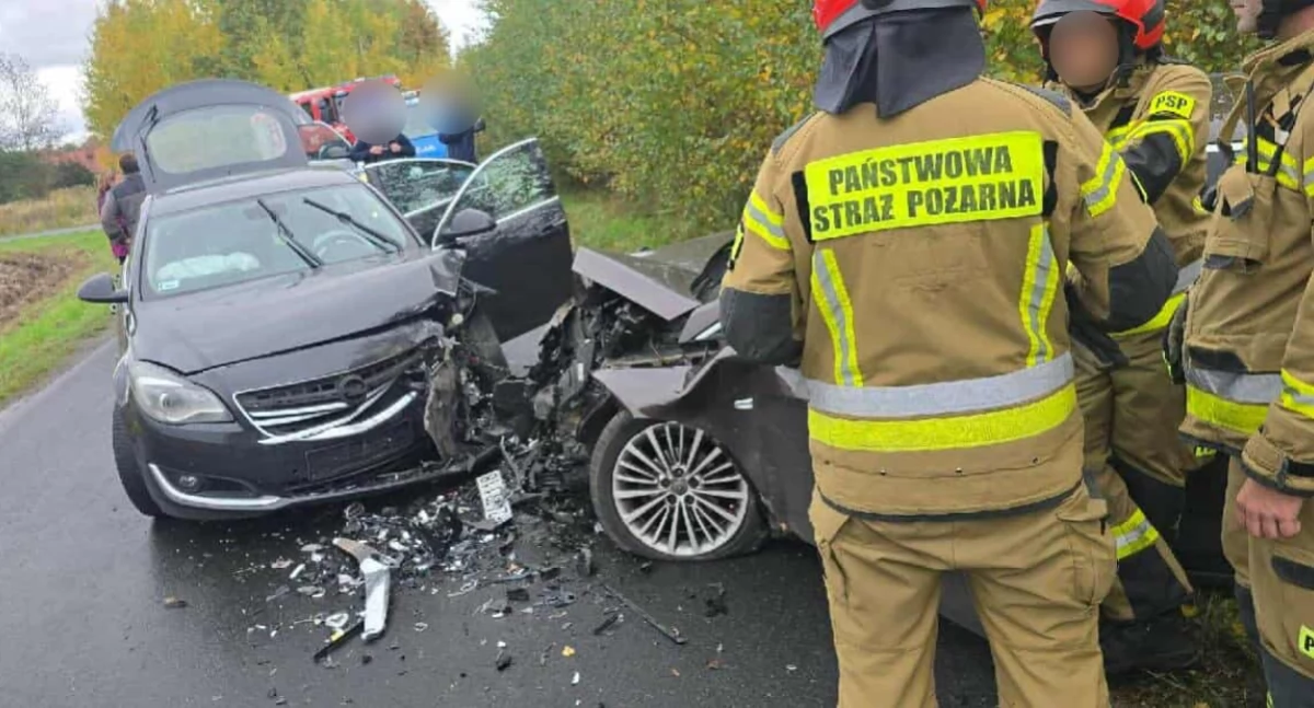 Wypadki drogowe, Groźne zderzenie dwóch Rybnicy Poszkodowana trafiła szpitala - zdjęcie, fotografia
