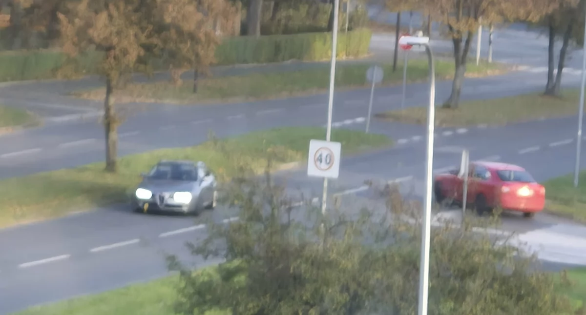 Komunikaty policji, Znów jazda prąd Jysku Kierowcy nadal ignorują znaki Zabobrzu - zdjęcie, fotografia