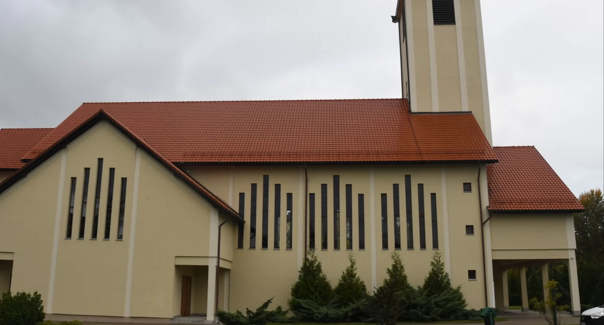Bezpieczeństwo, Parafianie Zabobrza skarżą chłód kościele - zdjęcie, fotografia