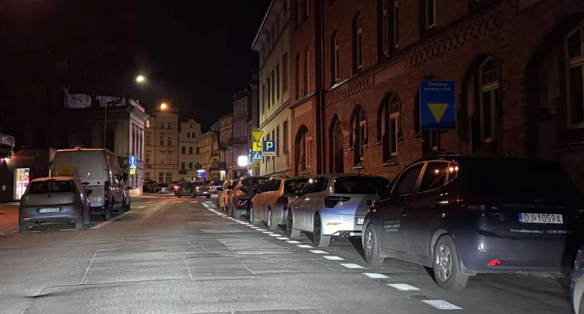 Komunikacja, Jeżdżą pamięć powodują zagrożenie Zmiana organizacji ruchu centrum miasta - zdjęcie, fotografia