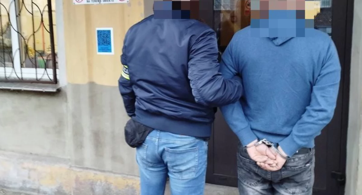 Kronika Kryminalna, latek zatrzymany rozbój parkingu sklepowym Jeleniej Górze - zdjęcie, fotografia