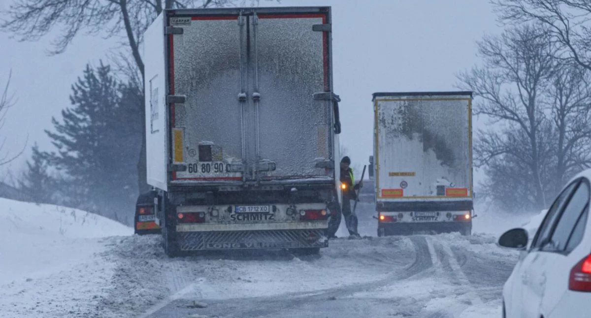 Komunikacja, Przedłużone zamknięcie trasy Tanvald–Harrachov ciężarówek - zdjęcie, fotografia