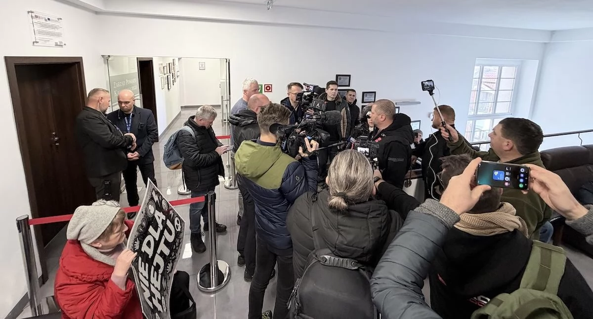 Ważne komunikaty, Region Polska patrzy Powiat karkonoski głośnym reportażu Ekspresu Reporterów - zdjęcie, fotografia