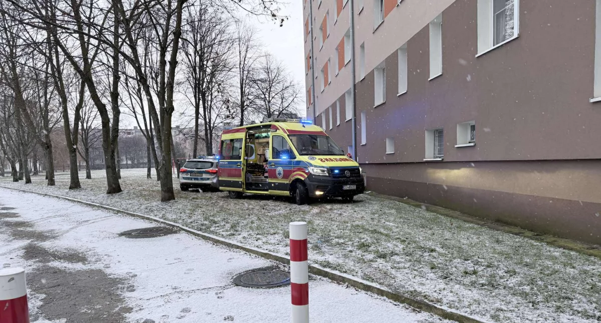 Z ostatniej chwili, Tragedia Zabobrzu Kobieta wypadła - zdjęcie, fotografia