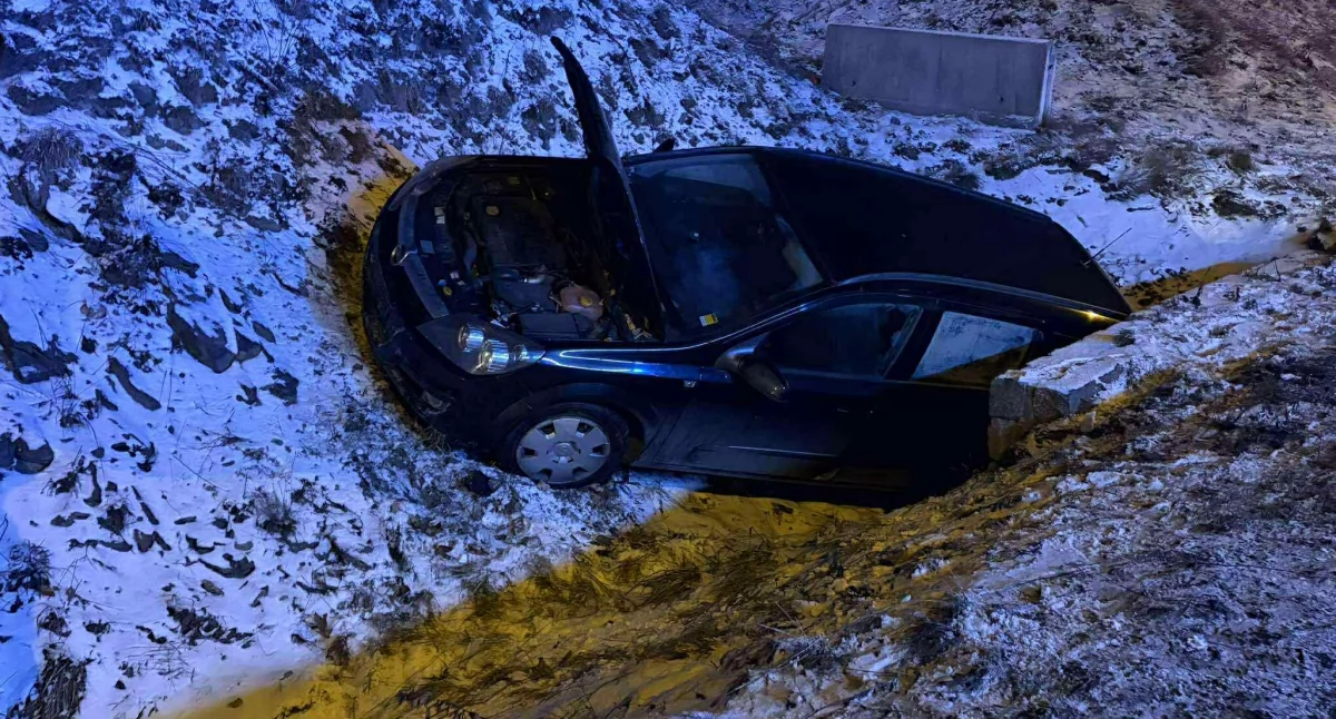 Wypadki drogowe, Oderwane koło ciężarówki spowodowało wypadek Kaczorowie - zdjęcie, fotografia