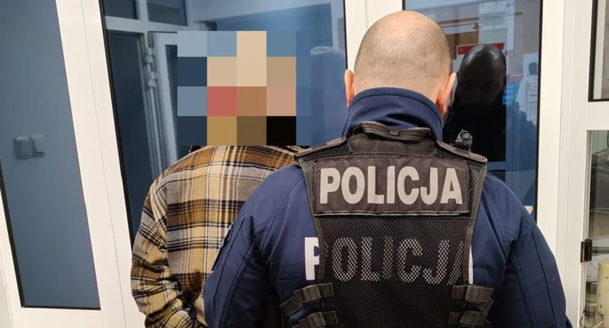 Komunikaty policji, Pijany kierowca wylądował rowie mógł wyjść samochodu… - zdjęcie, fotografia