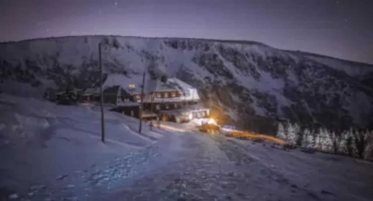 Turystyka, słabe ferie Karkonoszach śnieg turystów - zdjęcie, fotografia