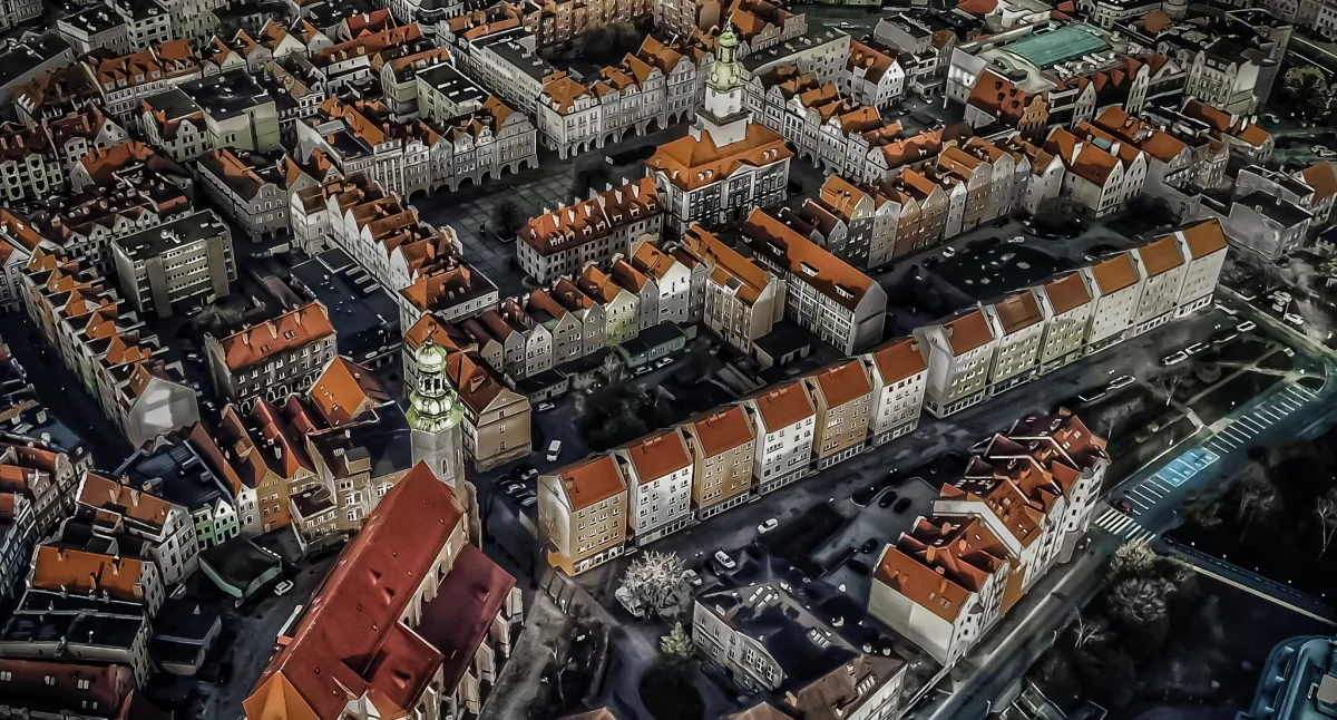 Ludzie, Jeleniej Górze ponad zgony narodziny - zdjęcie, fotografia