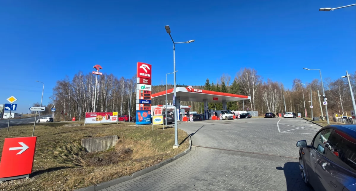Absurdy, Paliwa regionie jeleniogórskim drożeją Sprawdziliśmy Podgórzyna Lubań bliżej granicy drożej - zdjęcie, fotografia
