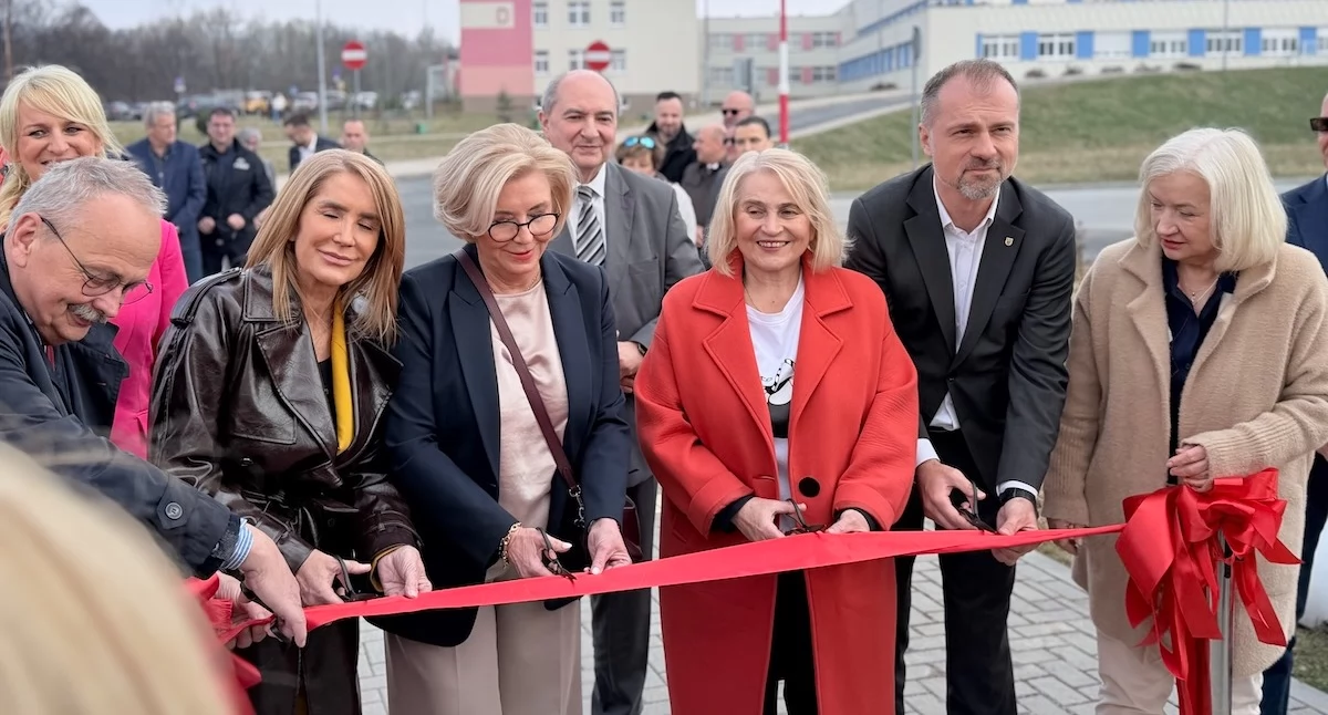 Inwestycje, lądowisko jeleniogórskim szpitalu gruntownej modernizacji - zdjęcie, fotografia