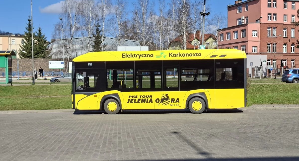 Komunikacja, Elektryczne Karkonosze Jelenia Góra stawia ekologię - zdjęcie, fotografia