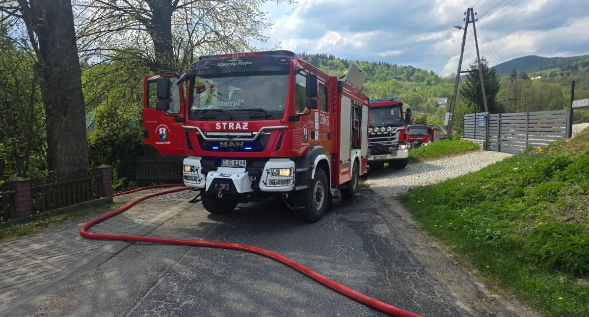 Pożary, Pożar Szklarskiej Porębie Czujność sąsiadów błyskawiczna interwencja straży zapobiegły tragedii - zdjęcie, fotografia