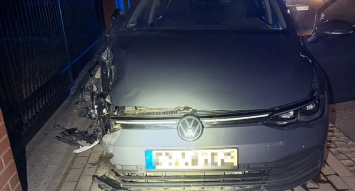 Kronika Kryminalna, Pijany latek uciekał przed policją Pościg zakończył ogrodzeniu posesji - zdjęcie, fotografia