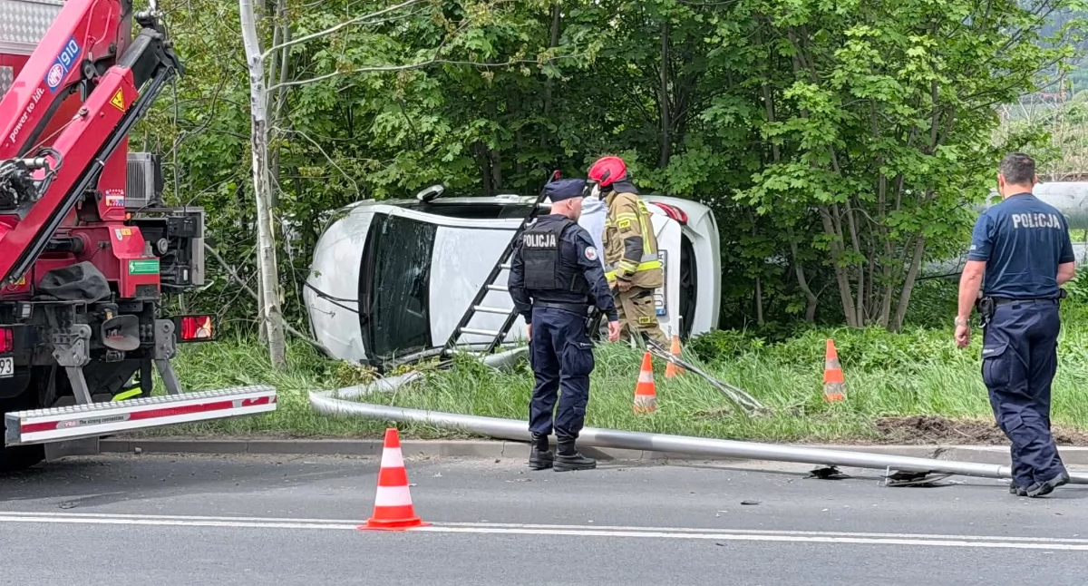 Wypadki drogowe, Zderzenie Sobieszowskiej Zablokowany stronę Szklarskiej Poręby - zdjęcie, fotografia