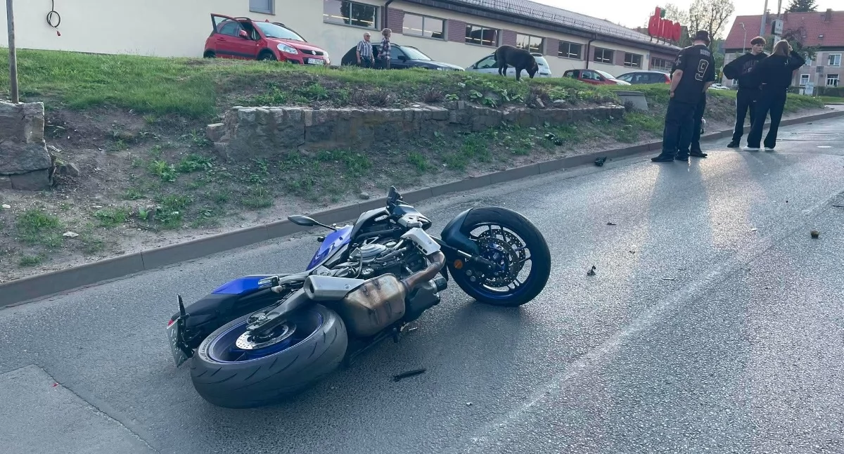 Wypadki drogowe, Wymusił pierwszeństwo motocykliście Groźne zdarzenie Spółdzielczej - zdjęcie, fotografia