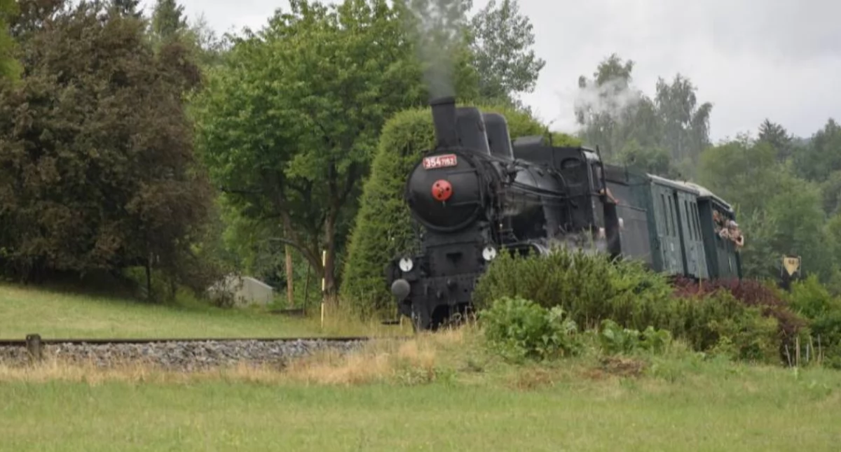 Turystyka, Miłośnicy parowozów mogą przegapić Zabytkowe składy pojadą Doliną Izery - zdjęcie, fotografia