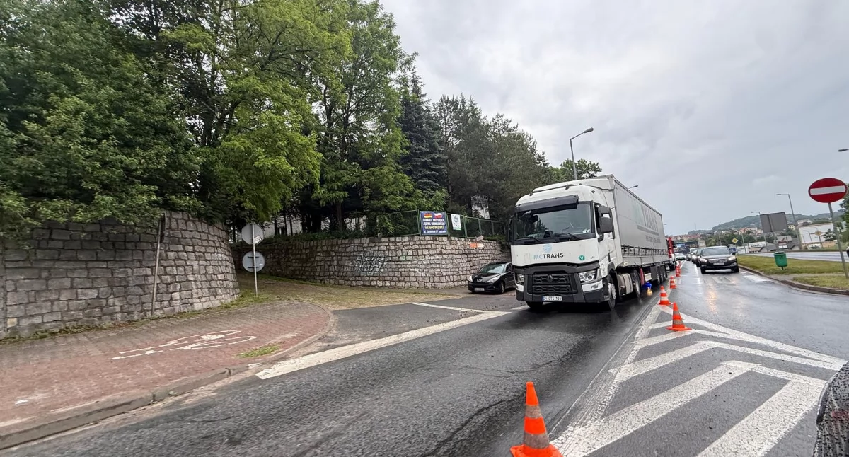 Wypadki drogowe, Uwaga kierowcy! Kolizja skrzyżowaniu Sobieskiego Miarki - zdjęcie, fotografia
