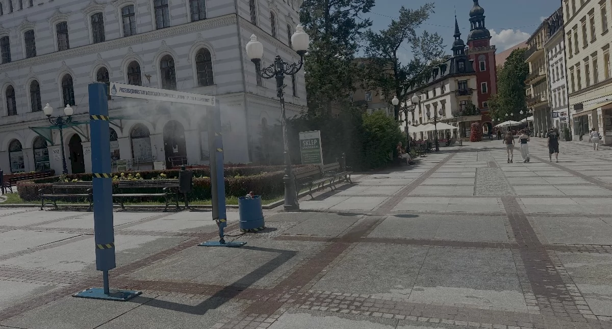 Ważne komunikaty, Kurtyny wodne działają Pomogą przetrwać nadchodzące upały - zdjęcie, fotografia
