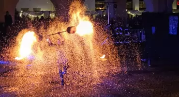 Jelenia Góra znów pulsuje teatrem – 42. Międzynarodowy Festiwal Teatrów Ulicznych rozkręcił się na dobre.