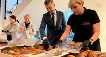 Wspólna pomoc w KGHM. Pracownicy po raz kolejny włączają się w akcję Pączek ze szlachetnym nadzieniem