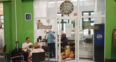Kanapeczki na dworcu PKP w Jeleniej Górze