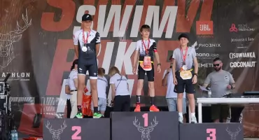 Janusz Witold z Jeleniej Góry ze złotem podczas JBL Triathlon Sieraków 2026