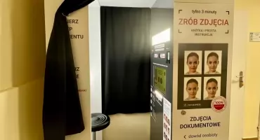 Nowe udogodnienie w Starej Kamienicy. Mieszkańcy zrobią zdjęcia do dokumentów na miejscu