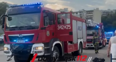 Alarm w Biedronce. Ewakuacja klientów i interwencja strażaków.