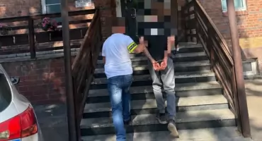 Kradł z firmy, straty przekroczyły 800 000 zł. 40-latek zatrzymany przez jeleniogórskich policjantów