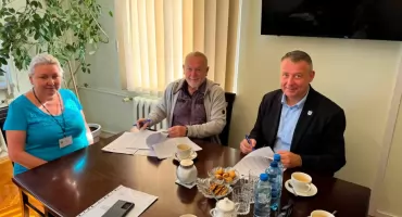Umowa na modernizację dworca w Piechowicach podpisana. Powstanie Stacja Kultury i Turystyki