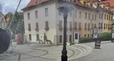 Retro kurtyna wodna stanęła na Placu Ratuszowym