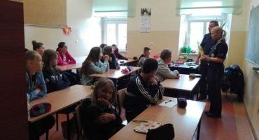 Policjanci spotkali się z uczniami SP w Jeżowie Sudeckim